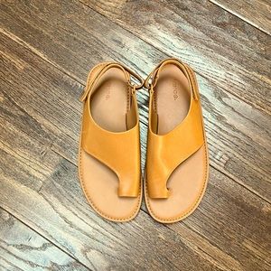 NEW Vince Leather sandals